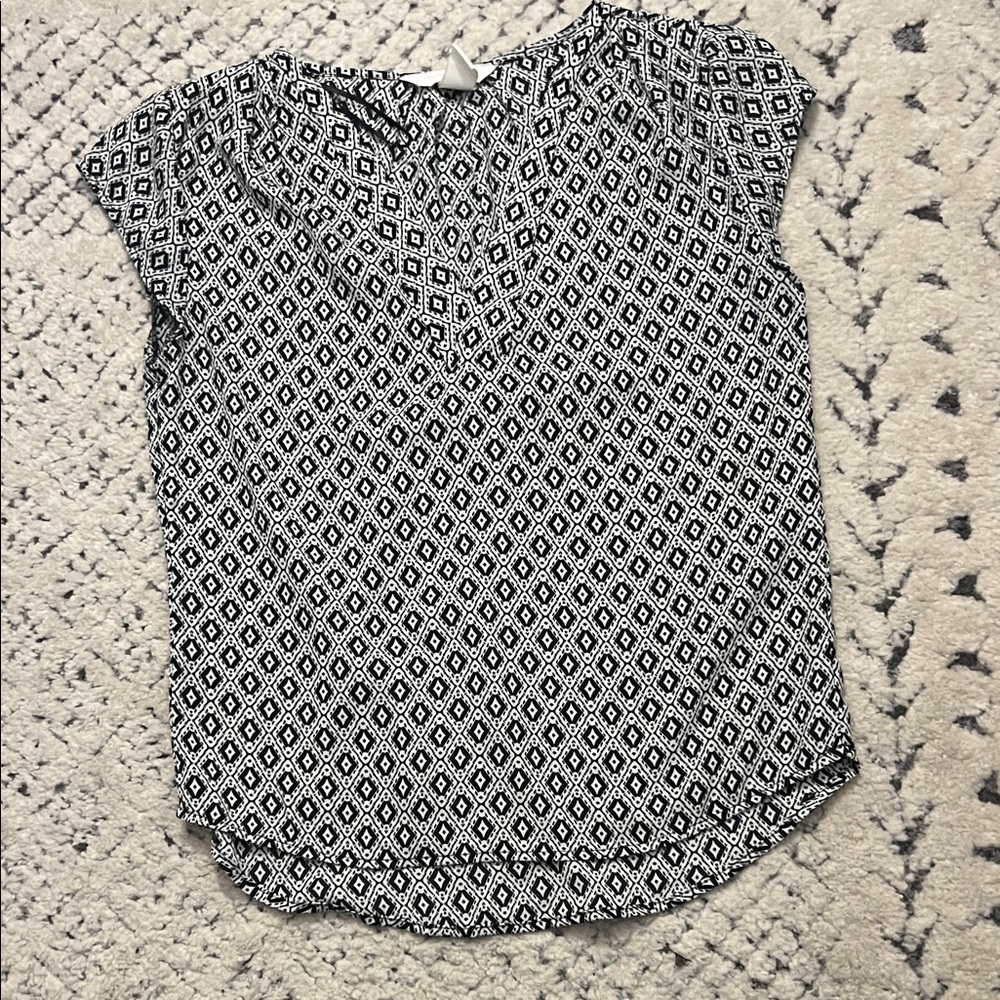 H & M Black and White Patterned Women's Top